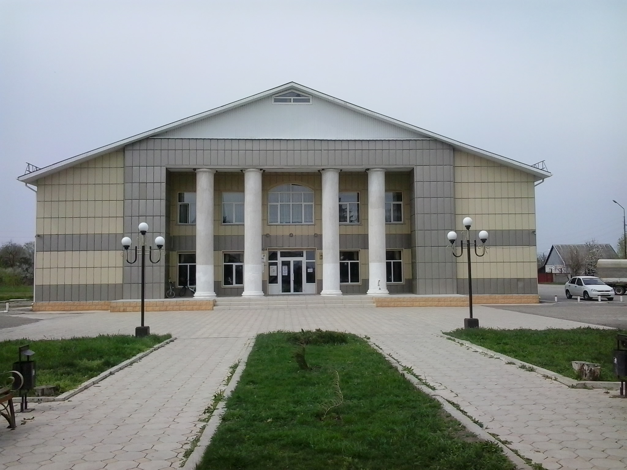 Комсомольская сельская библиотека-филиал №11