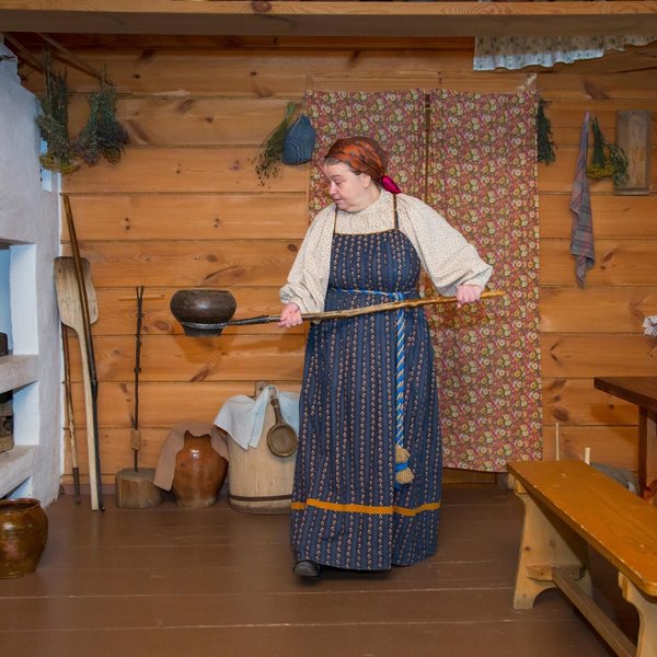 Музейные занятия «В избе у Бабы Вари»: «Дом невелик, да лежать не велит»