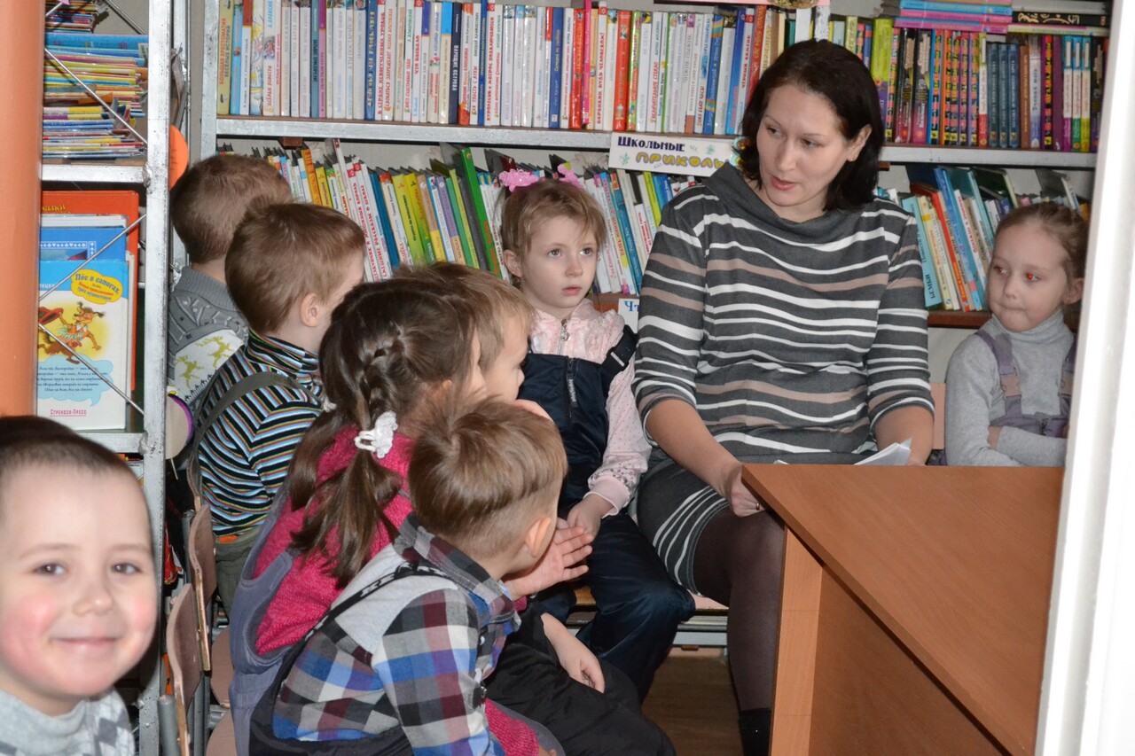 Библиотека-филиал района Новогорский