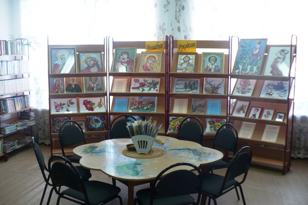 Библиотека поселка Комсомольского