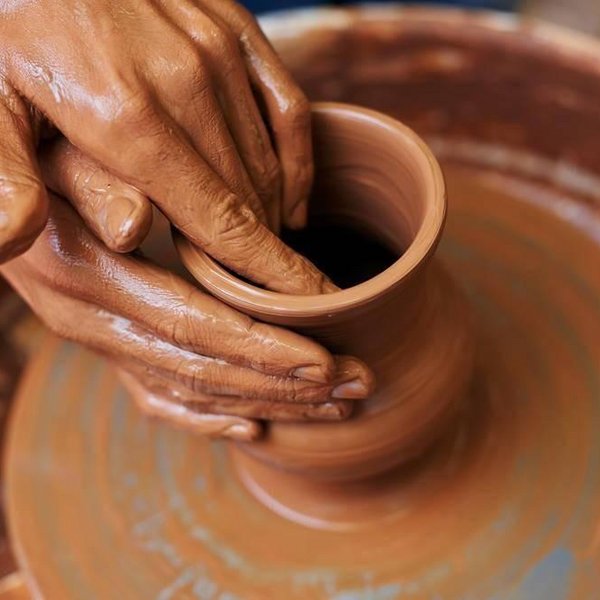 Мастер-класс по керамике «Изготовление глиняного горшка на гончарном круге»